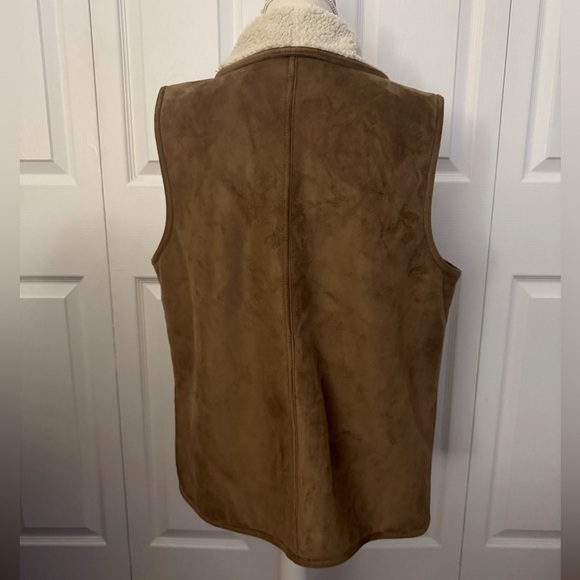 D&Co Tan Vest - Picture 2 of 2
